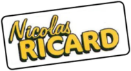 Logo Nicolas Ricard pour mobilier-design-pierre-aveyron, style manuscrit jaune et noir en Aveyron